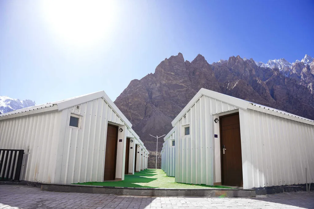 Deluxe Lodge img